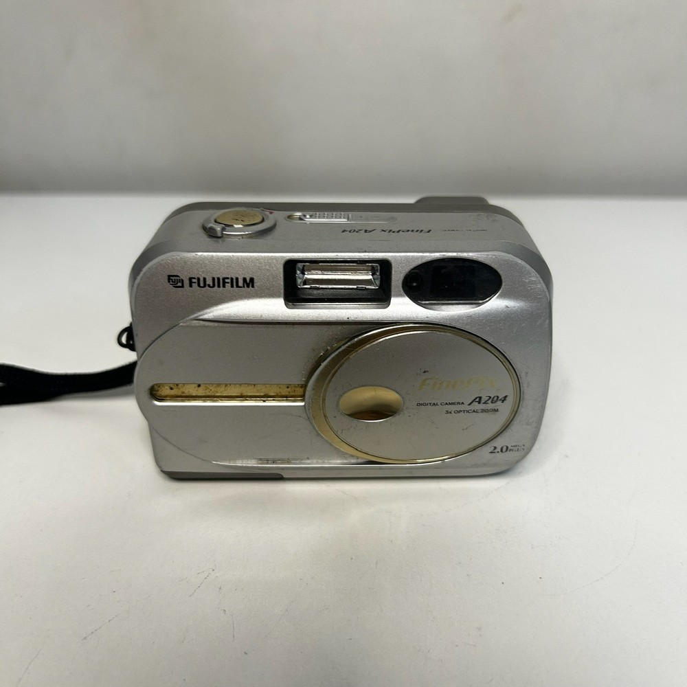 Fujifilm Digital Camera FinePix A204 2.0MP Silver - Tested