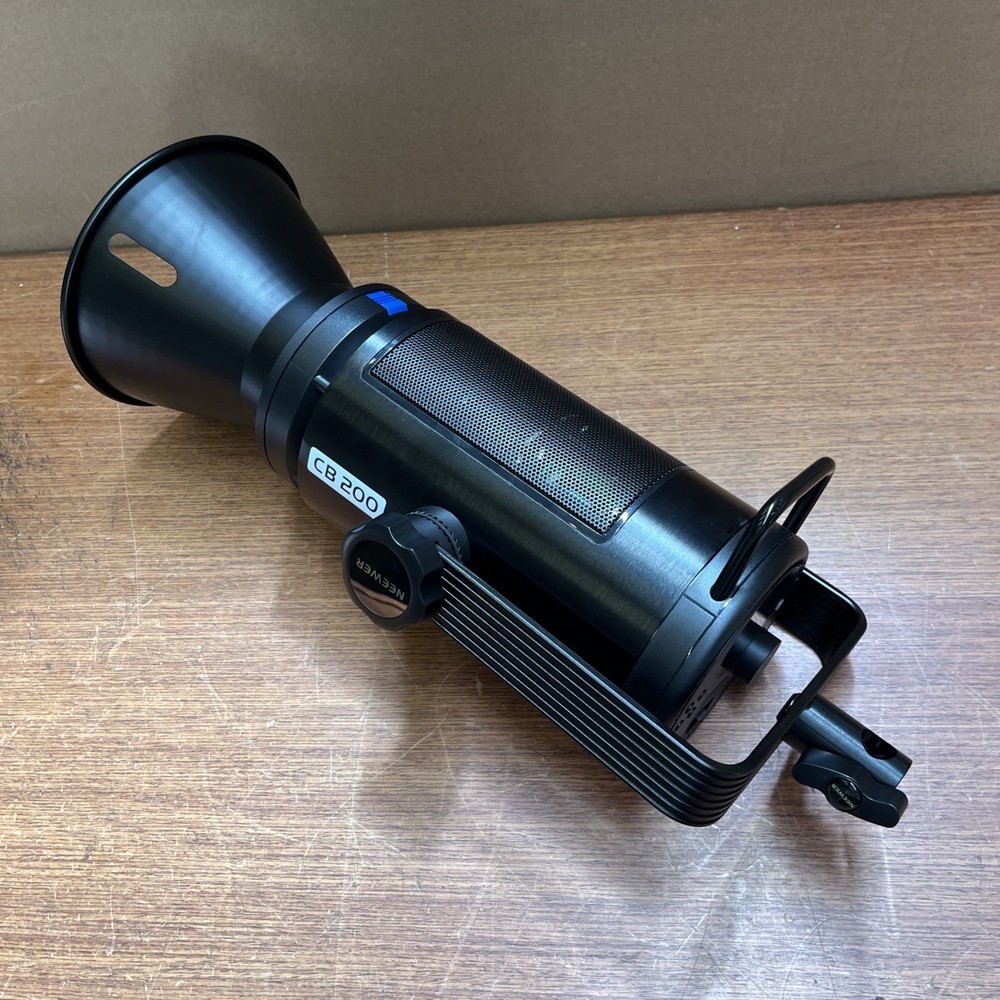 NEEWER CB200B Video Light