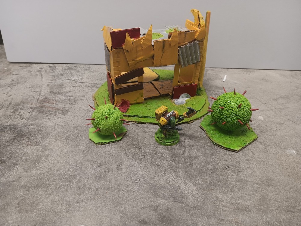 Scratch Built Ork Warhammer 40k terrain painted