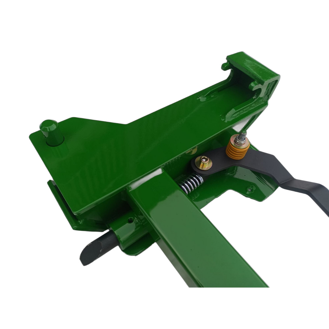 John Deere Hook and Pin to Skid Steer Adapter, New Attachment