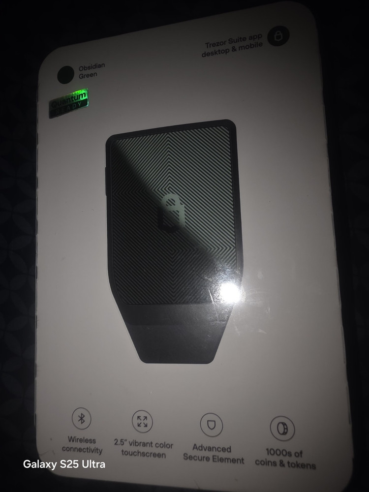 Trezor Safe 7 Obsidian Green Cryptocurrency Hardware Wallet Wireless Touchscreen