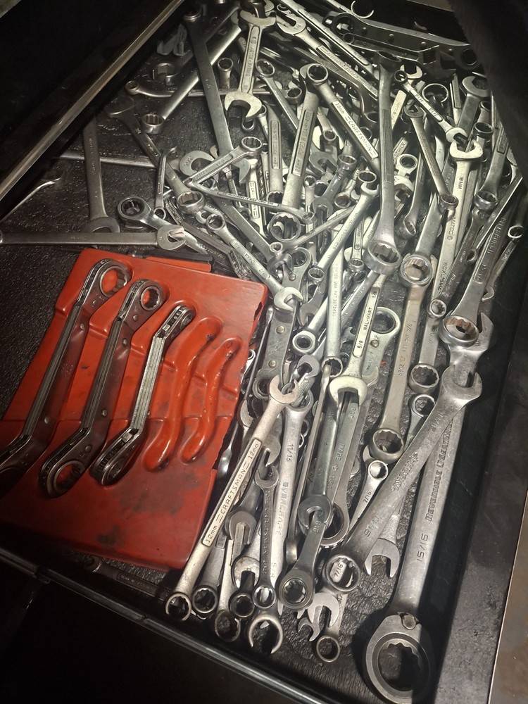 Snap on Tool Box 11 drawer FILLED WITH TOOLS