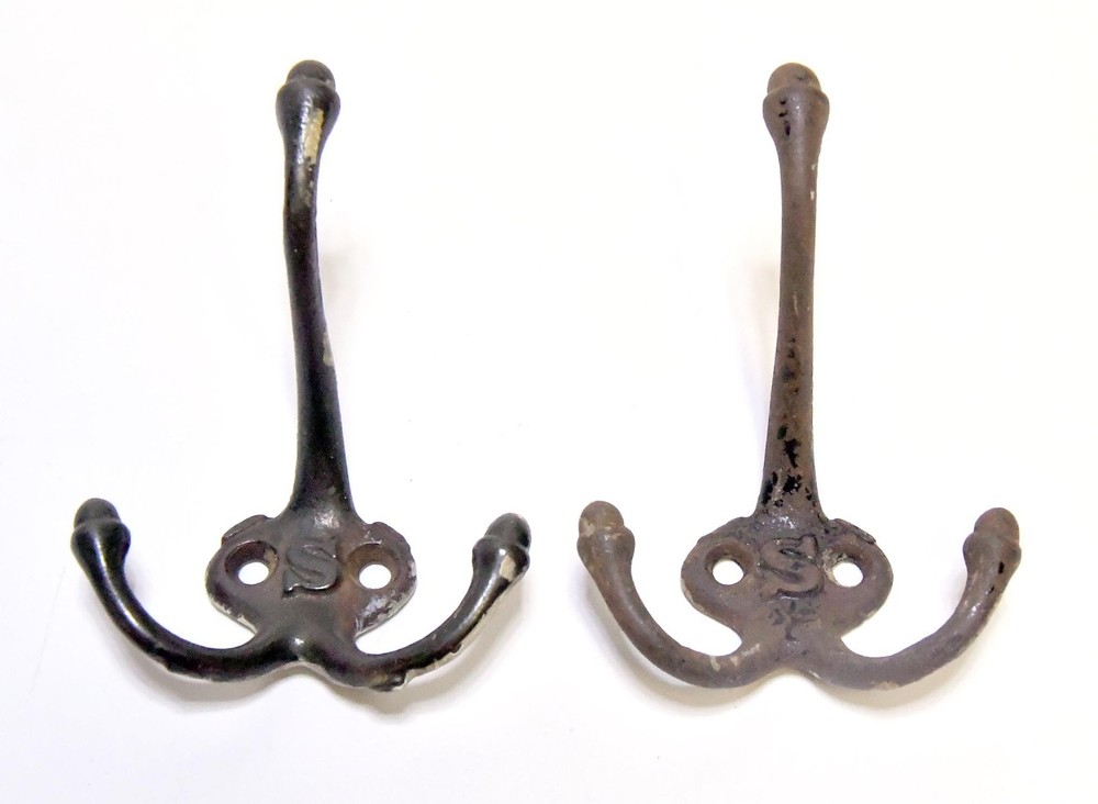 2 MATCHING VINTAGE ACRON TIP HAT OR COAT HOOKS