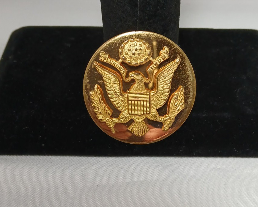 WWII U.S. Army Great Seal Eagle Cap Insignia – Screw‑Back, Two‑Piece