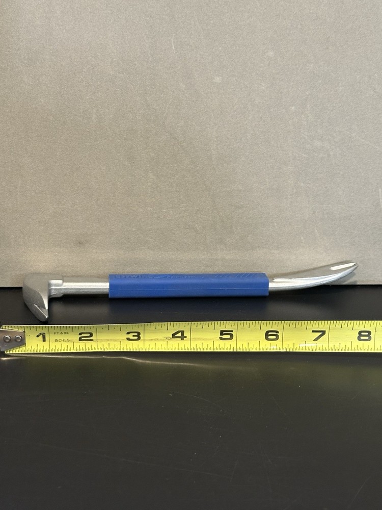 estwing Nail Puller With Grip