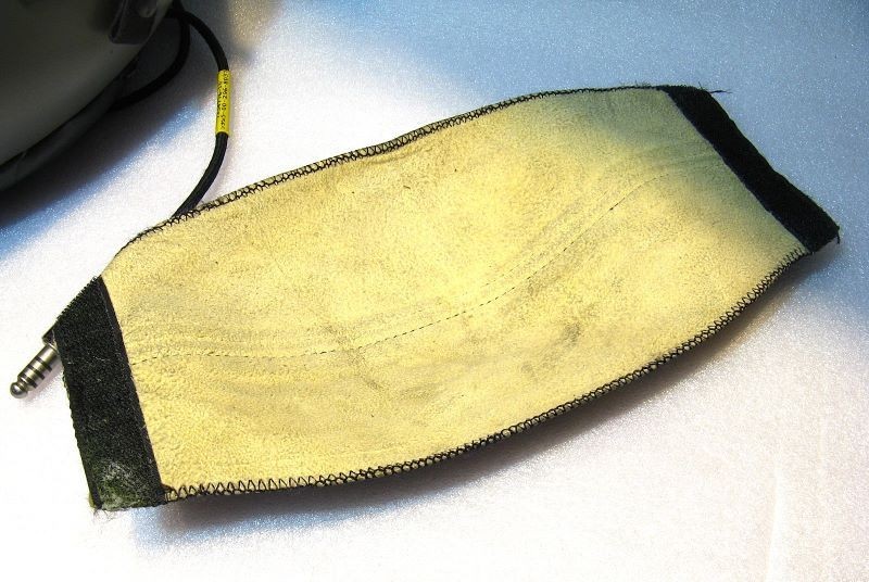 AUTHENTIC 90's GENTEX HGU-55/P PILOT FLIGHT HELMET w/ VISOR & COVER / MEDIUM