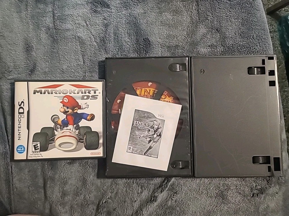Wii Link's Crossbow Training, EMPTYMario Kart DS box W/manual, EMPTYGameCube box