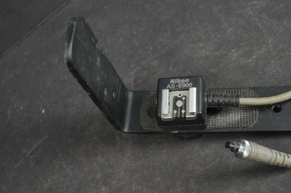 NIKON SK-E900 Flash Bracket & AS-E900 Multi-flash adapter lead for COOLPIX &More