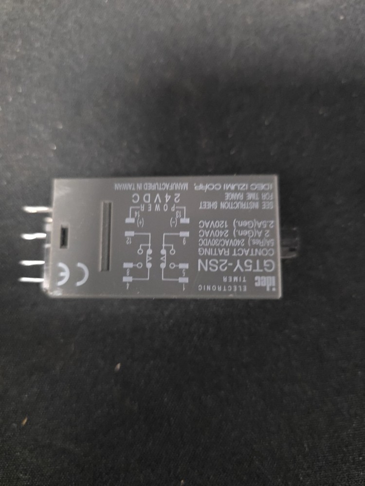 Idec GT5Y-2SN Timer 24VDC