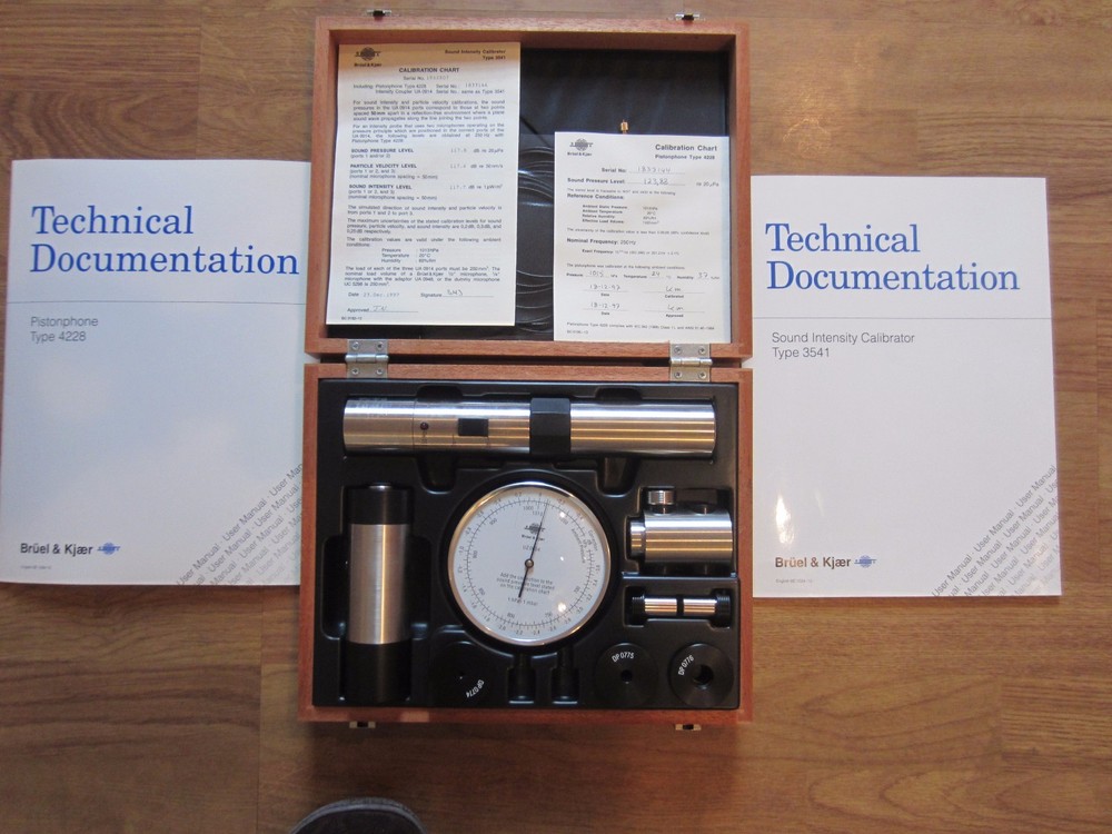 B & K Sound Intensity Calibrator — Type 3541