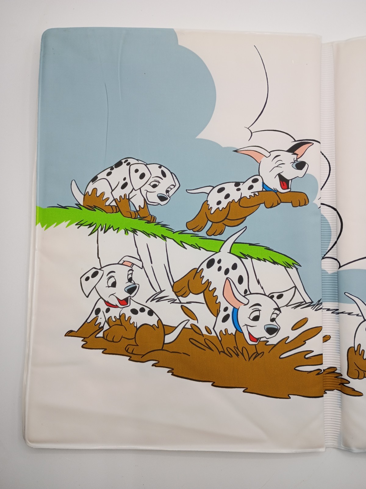 Vtg.1992 The Walt Disney Co. 101 Dalmatians Lots Of Spots Soft Vinyl Bath Book