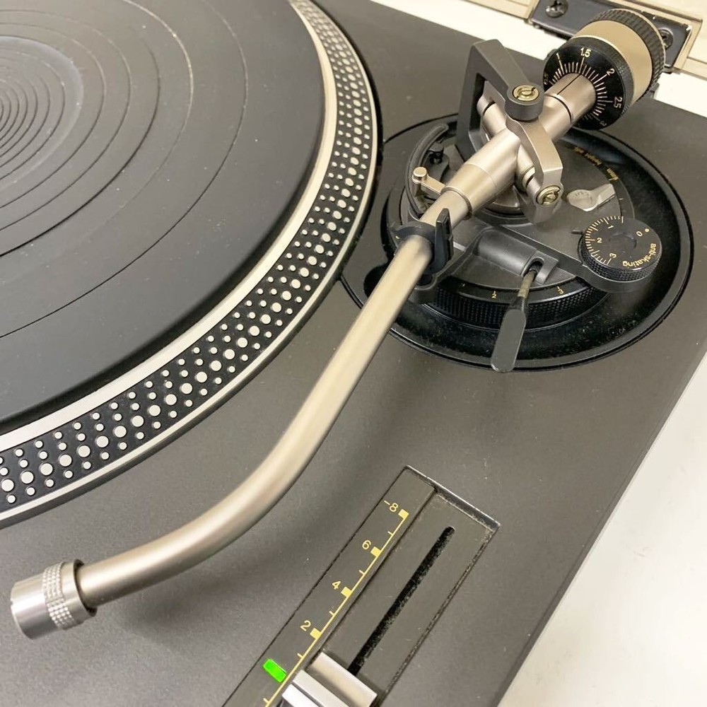 Technics SL-1200MK4 Direct Drive Turntable Record player