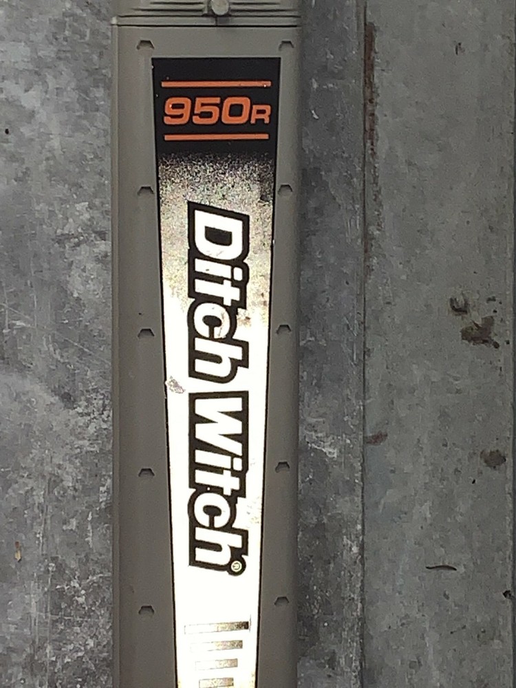 DitchWitch 950R