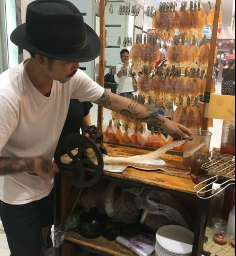 VINTAGE Dry Squid Orange Sugar Cane Mill Juicer Hand Press Cast Iron Brass Tool