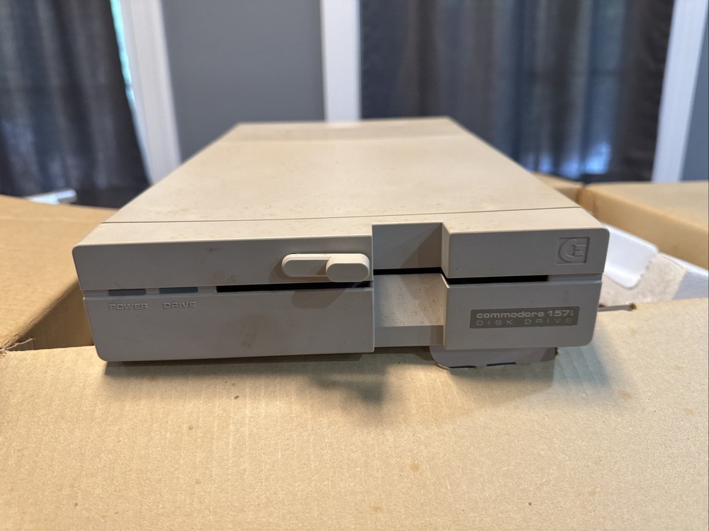 Commodore 1571 Disk Drive