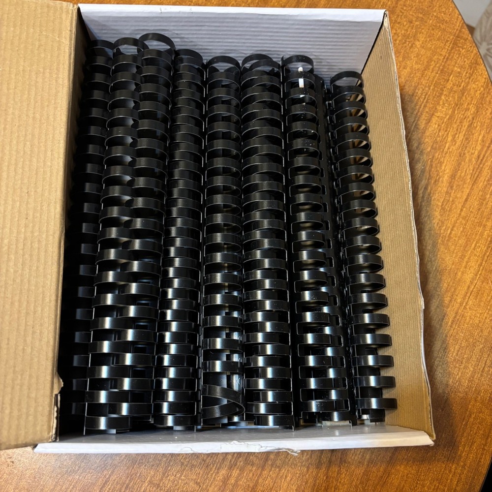 Fellowes Plastic Binding Combs 25mm Black 151-200 Sheet Capacity 50 Count