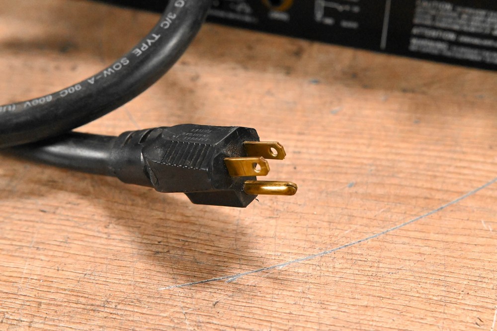 Crown Macro-Tech 36x12 2-Channel Power Amplifier CG01VS2