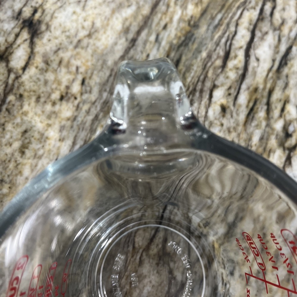 Anchor Hocking 2 Cup Measuring Cup Red Numbers & Letters Hook Handle 🇺🇸