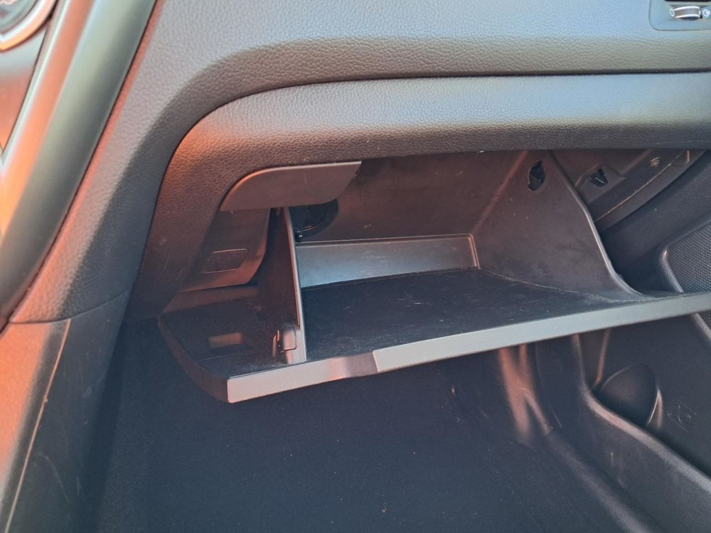 OPTIMAKIA 2015 Glove Box 4765526