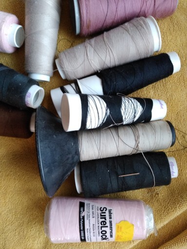 Large Assortment Coned Thread