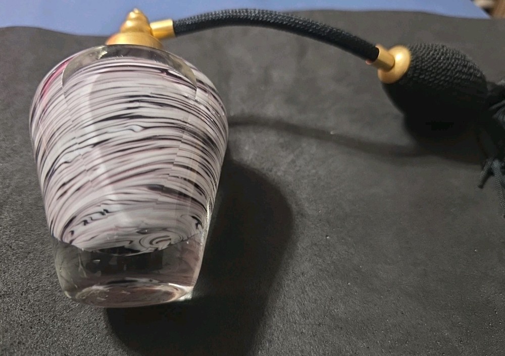 Black And White Pattern Vintage Perfume Atomizer