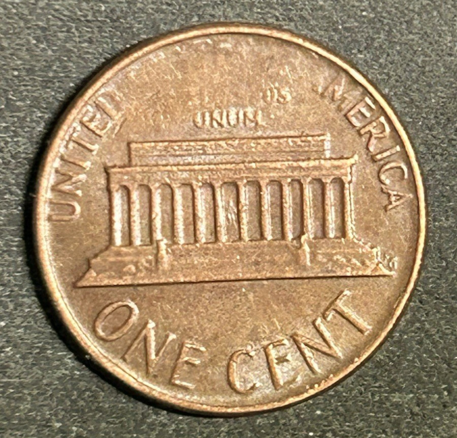 1977 D Lincoln Cent Struck Through Grease Reverse.