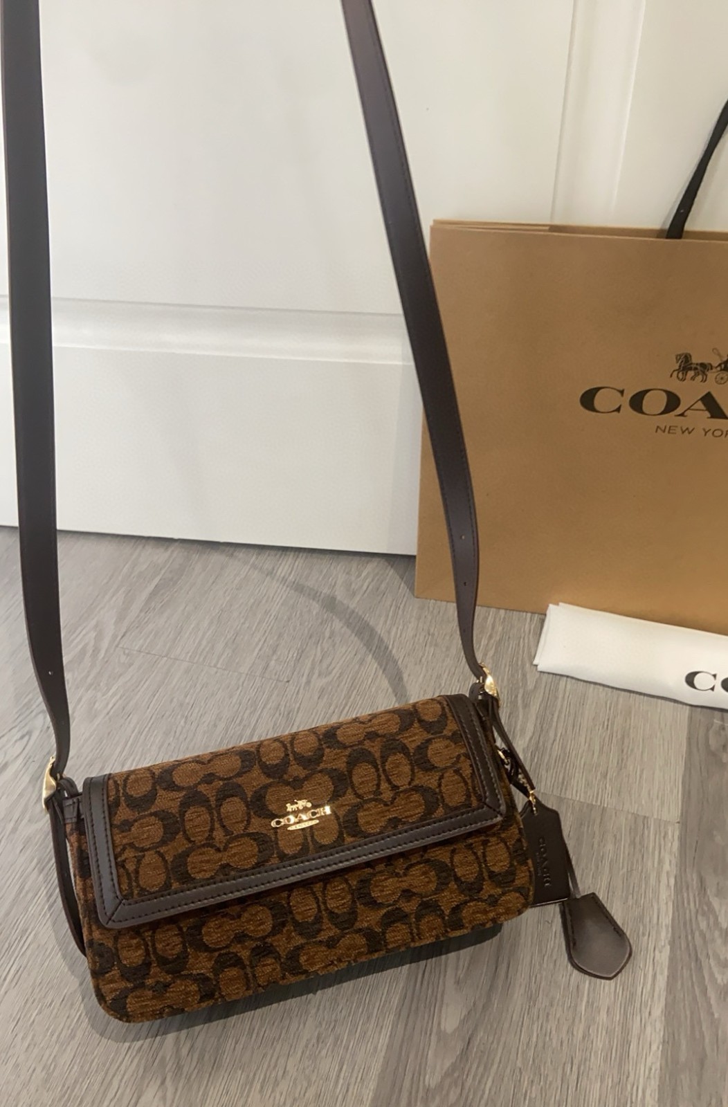 Shoulder Bag Small Flap Signature Chenille Brass/Trüf CCV65 NWT-