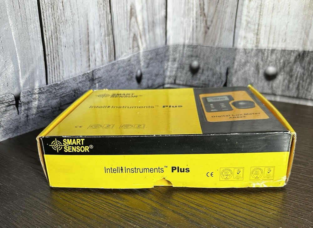 Intell Instruments Plus Digital Lux Meter - Smart Sensor RDI-AR823 Wide Range