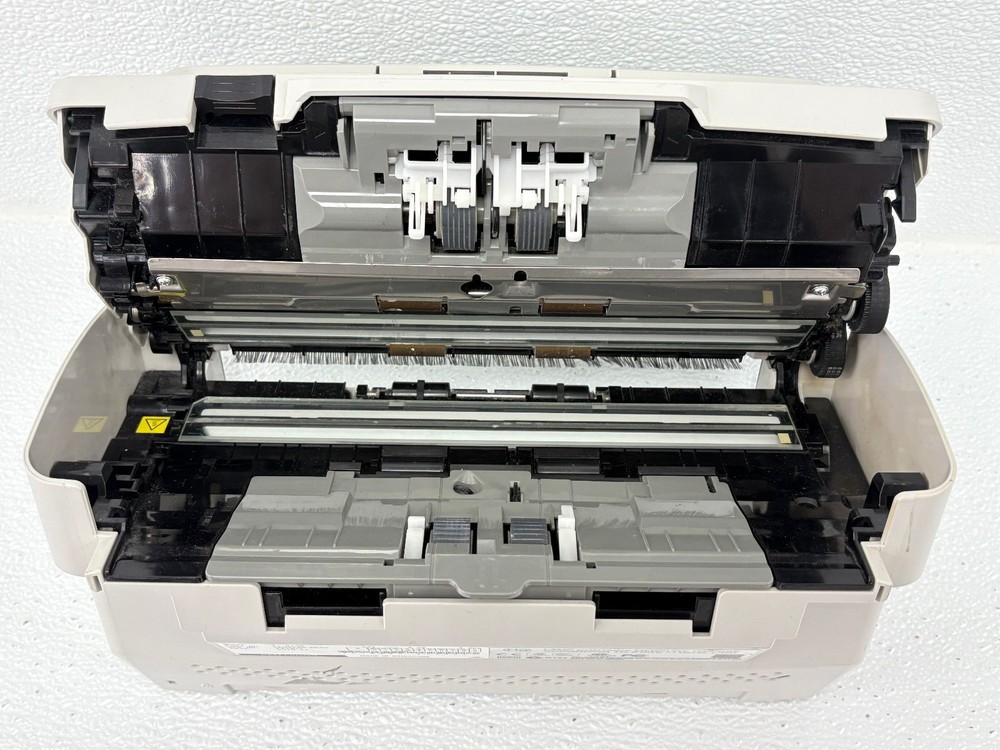 PRE OWNED | Fujitsu fi-6130 Duplex Document Scanner Only - White No Pwr Adapter