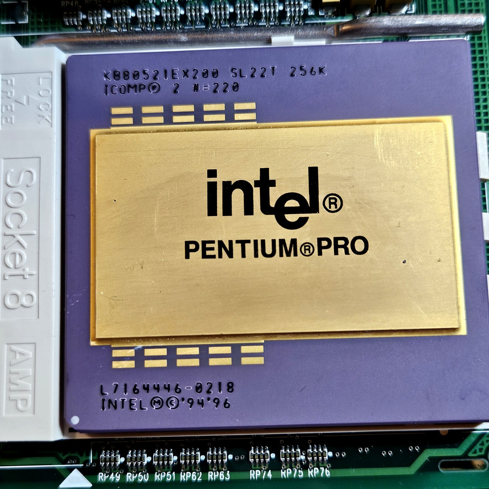 VINTAGE HP NETSERVER 2 x PENTIUM PRO 200Mhz SEQuential # PROCESSORS 2GB REG RAM
