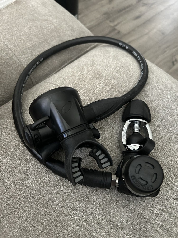 Oceanic Scuba dive regulator