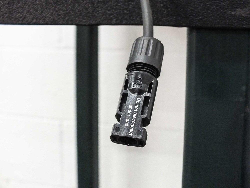 Uni-Solar VIBRATING Solar Panel MC4 Connector Testing Station - 250V QA4-850-000