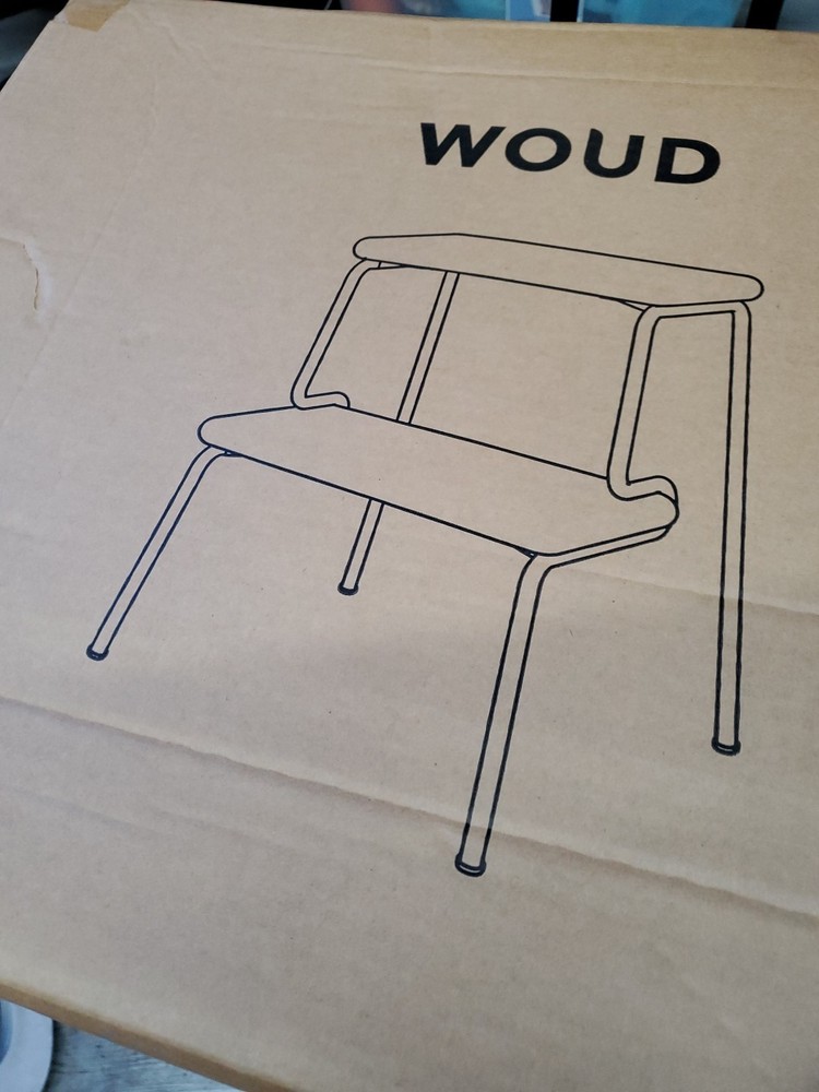 Woud Slalom Step Stool, White Pigmented Oak