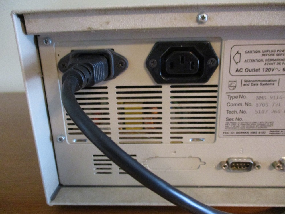 Vintage 1988 Computer Philips NMS 9100 Intel 8088 Powers Up Untested