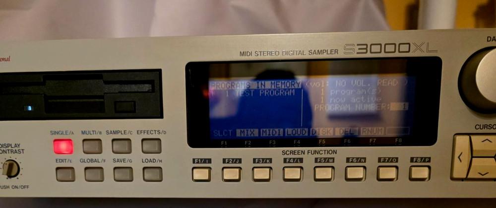 AKAI S3000XL Sampler Rackmount Vintage