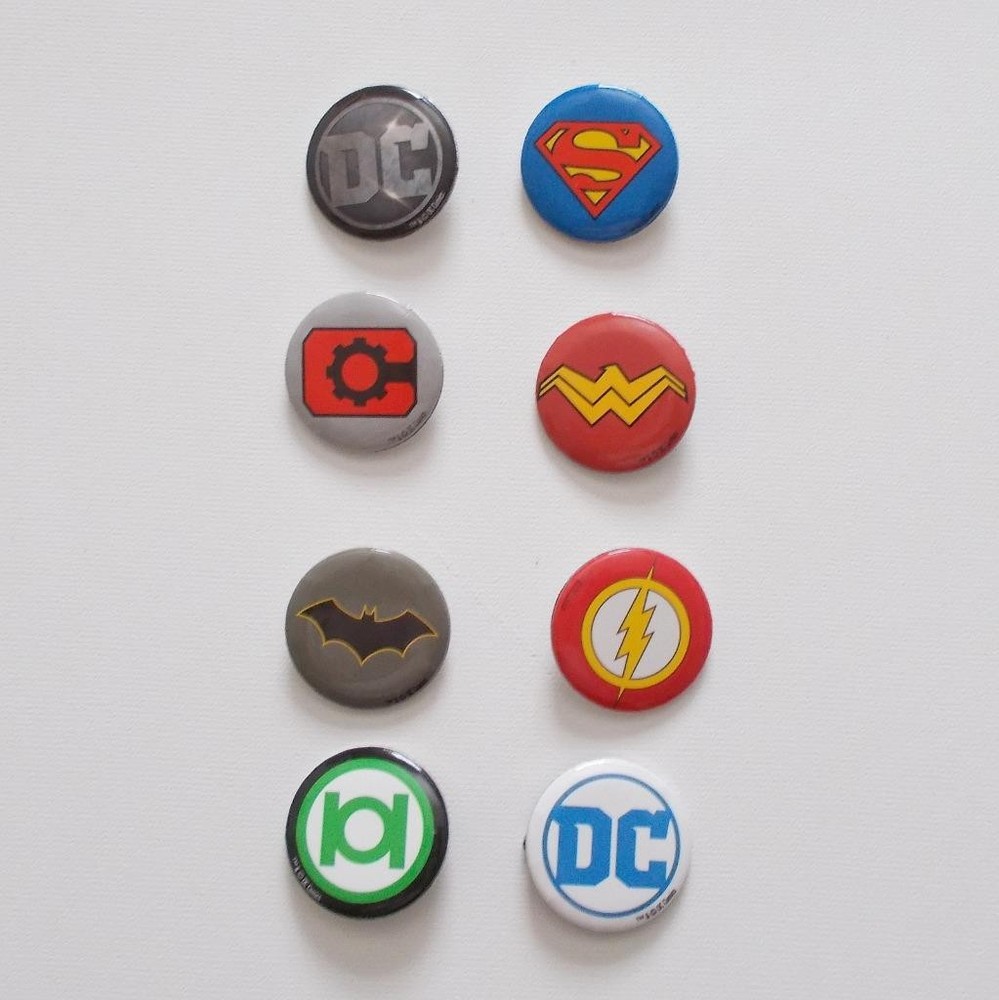 Young Justice Comic Promo Lot DC Comics Button Pins SDCC Comic Con
