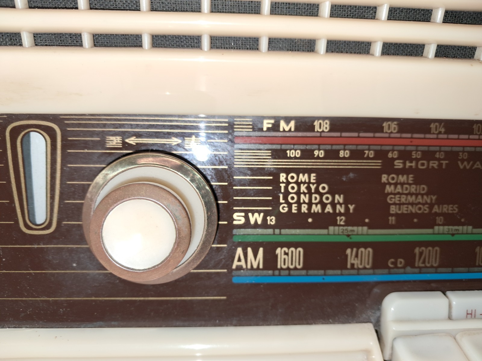 Vintage Blaupunkt Verona 20103 German Tube Radio AM/FM/SW - 1960's --- WORKS ---