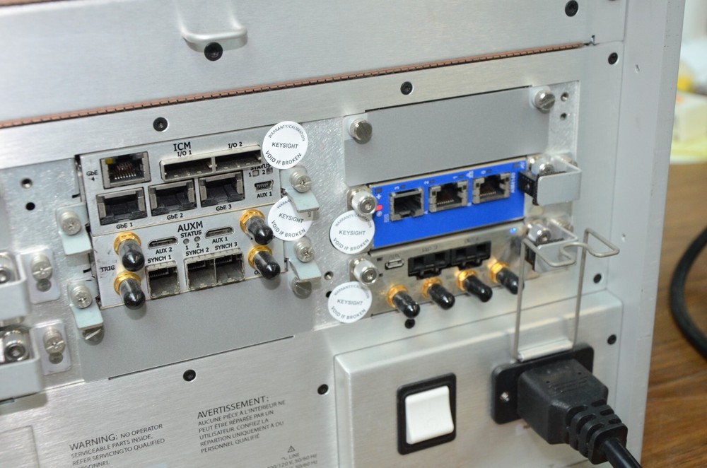 Agilent Keysight E7515A 4G UXM Wireless Communications Test Set