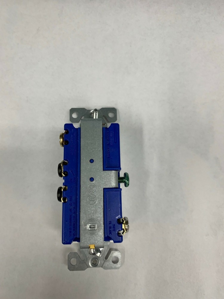 Cooper Wiring Devices TR7730W Single Pole Switch & Grounding Receptacle