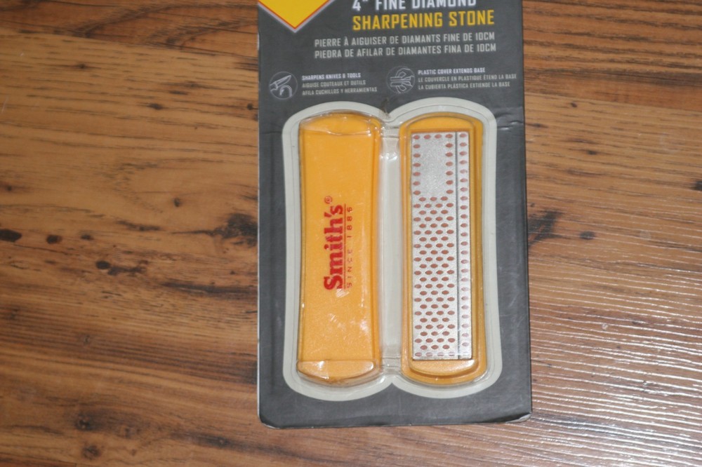 Smith's 4" Fine Diamond Sharpening Stone - Plastic cover - New