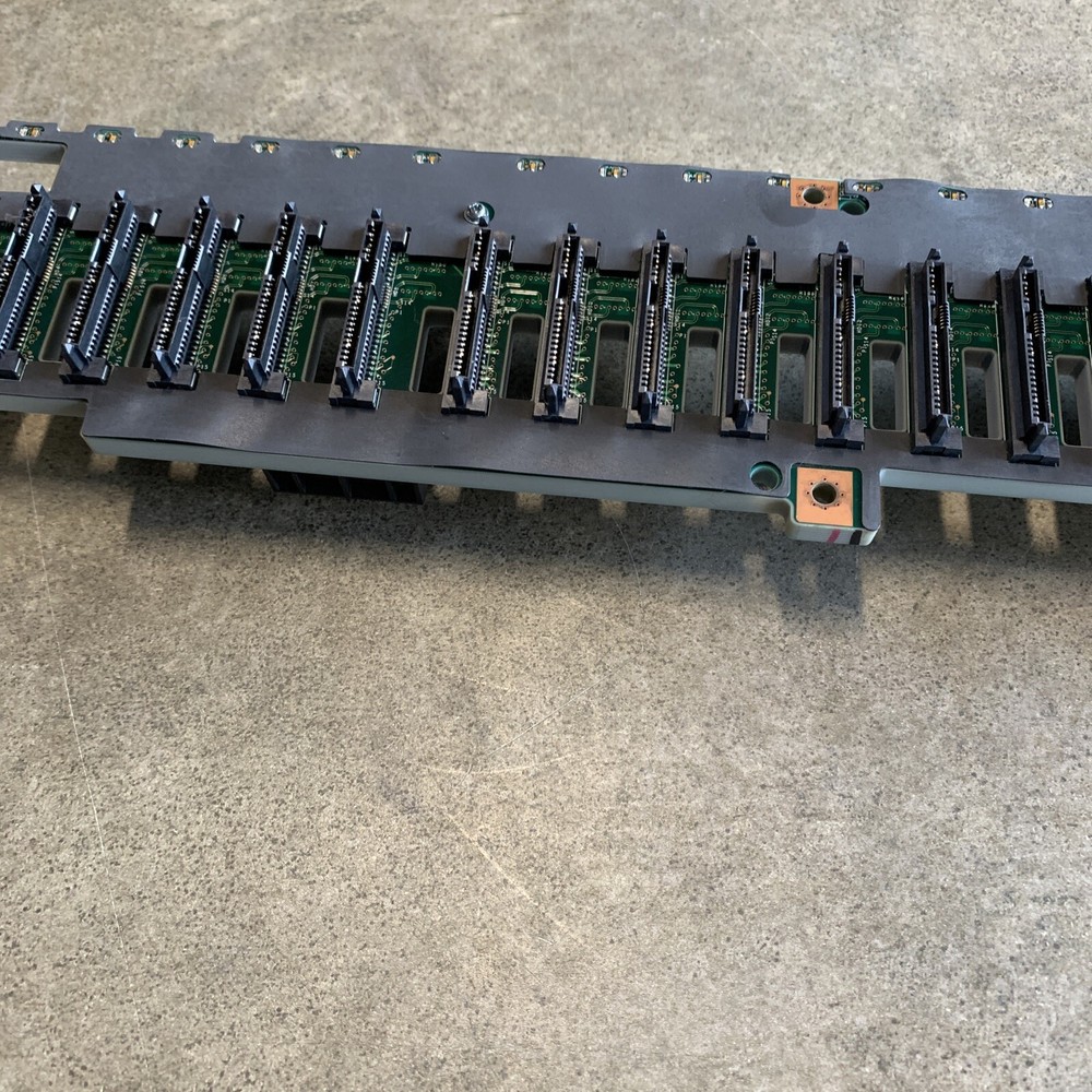 IBM 2076-524 Storwize V7000 Gen 2 Machine Dual Controller AHB2 Back Plane