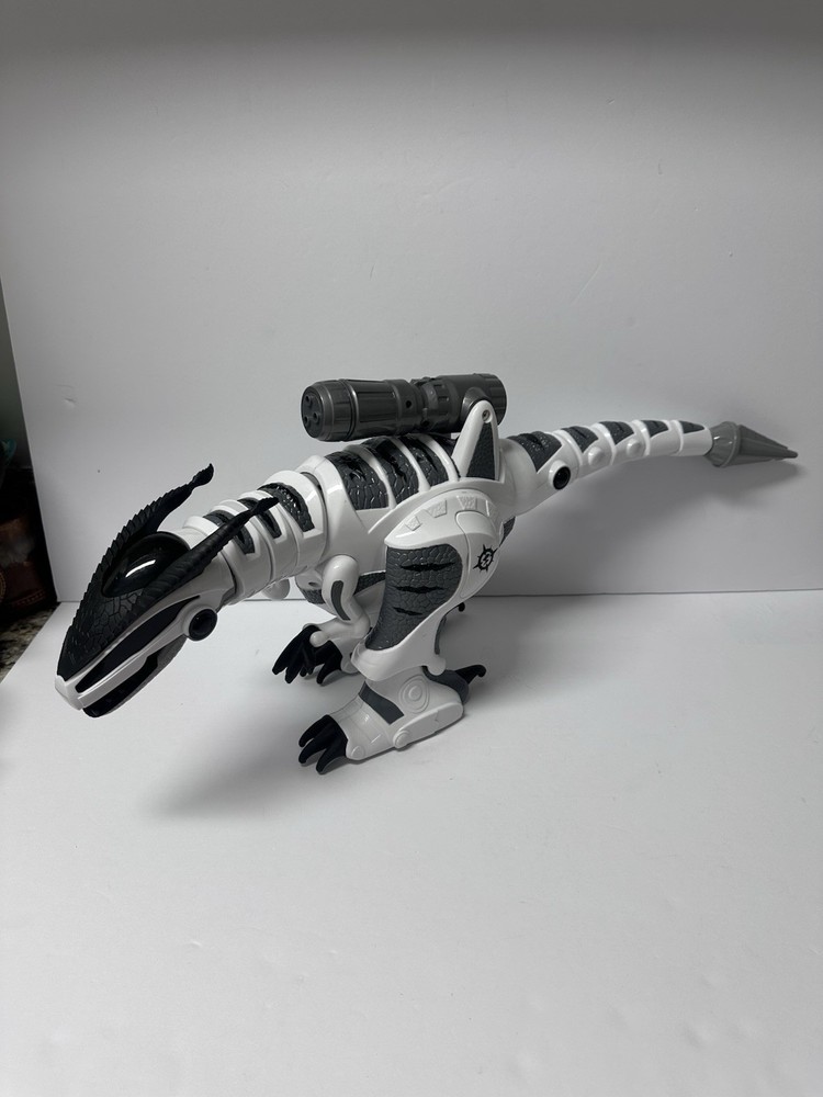 Roboraptor White Robotic Dinosaur No Remote Wowee 2005