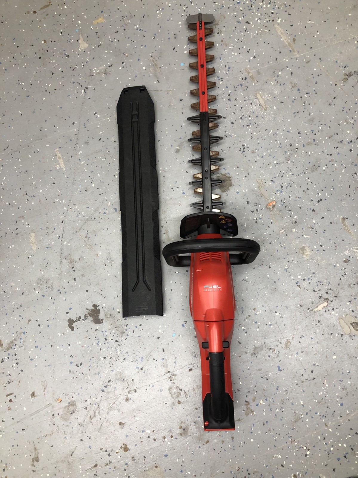 Milwaukee 3033-20 M18 FUEL 18V 24" Cordless Lithium-Ion Hedge Trimmer -Bare Tool