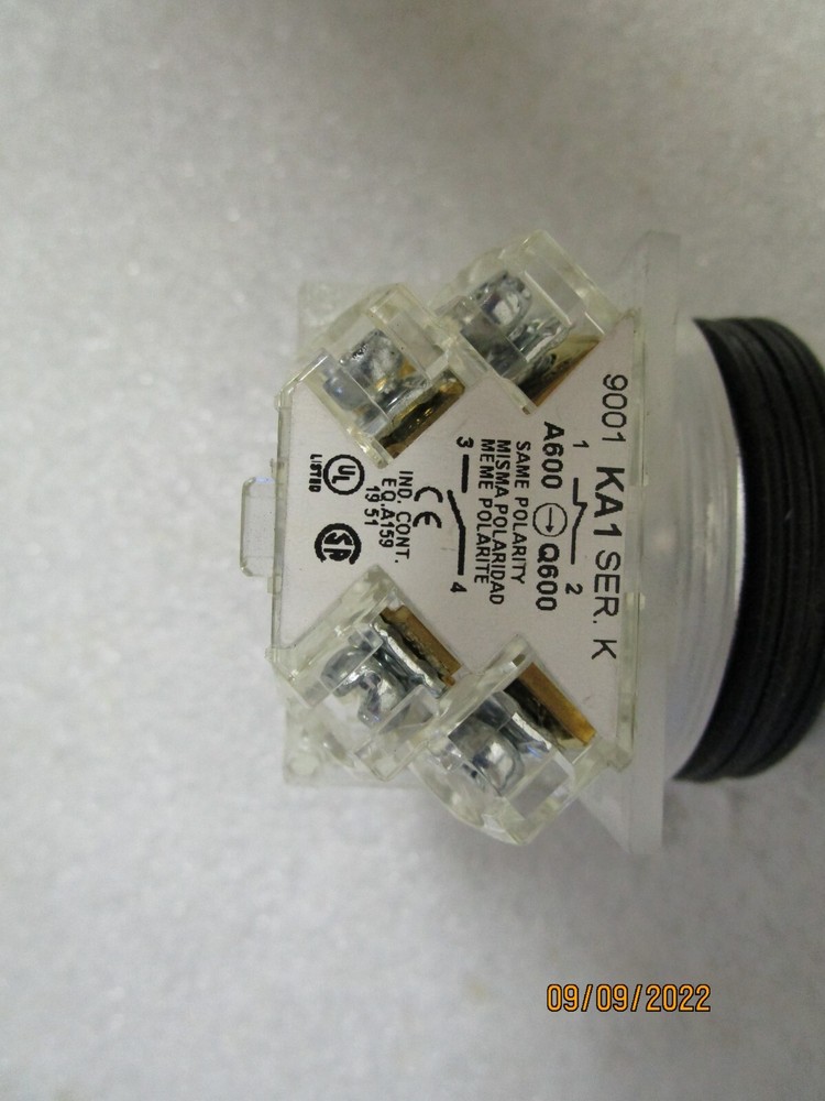 NEW Square D 2 Position Selector Switch Head Manual Return with KA1 Contact Bloc