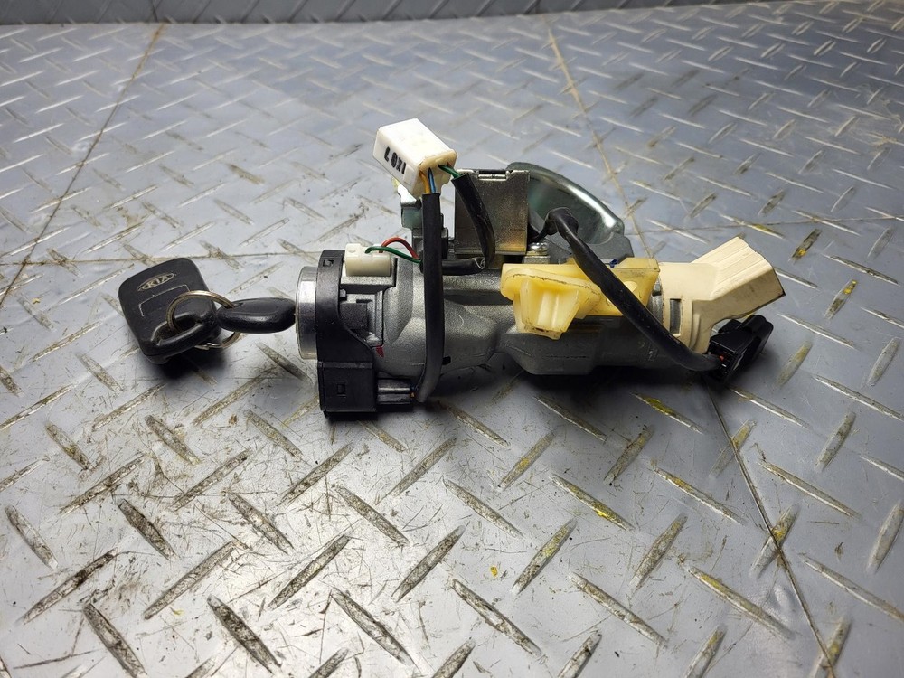 2012-2013 Kia Soul Ignition Switch with Key; Conventional Ignition
