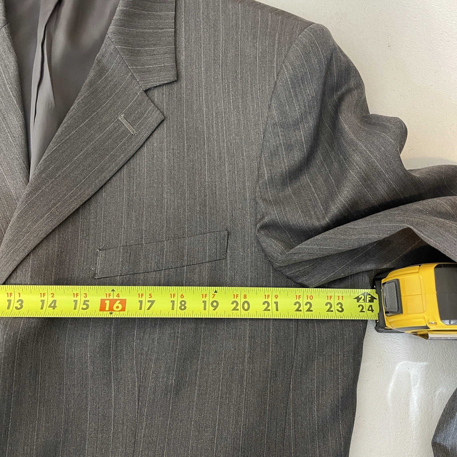 Lineage 2 Piece Suit Mens 44R 38x28 Gray Striped Wool Three Buttons Pants