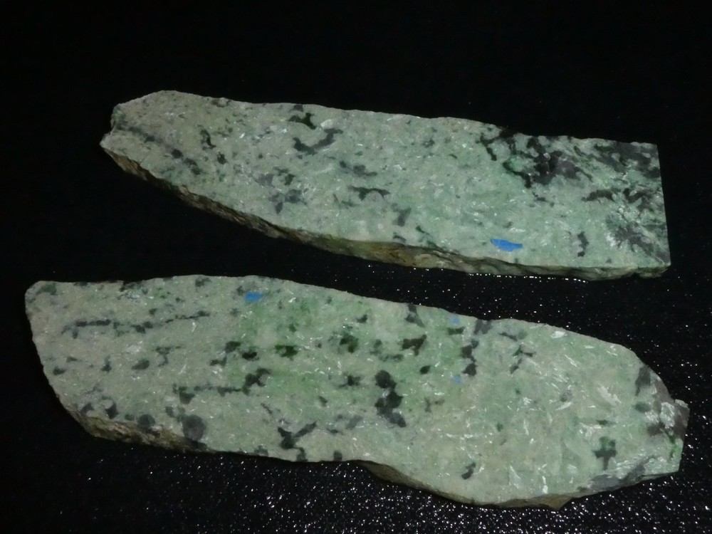 Mariposite 2 --rough for cabbing-display -science-