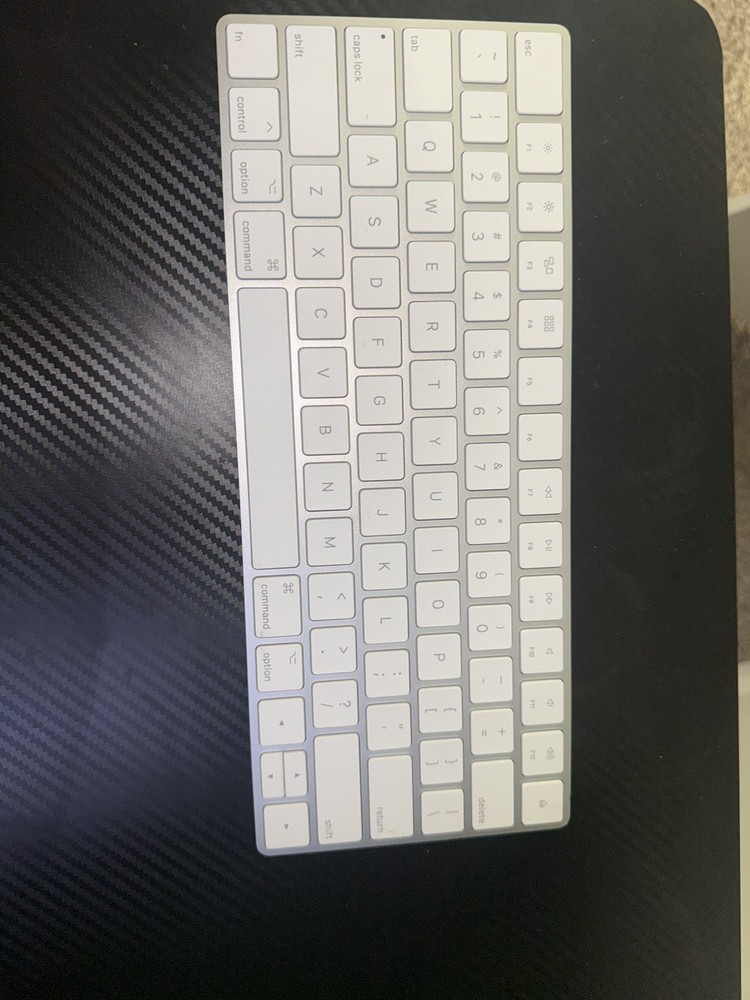 Apple - Magic Keyboard Model A1644 - Bluetooth Wireless  *TESTED*