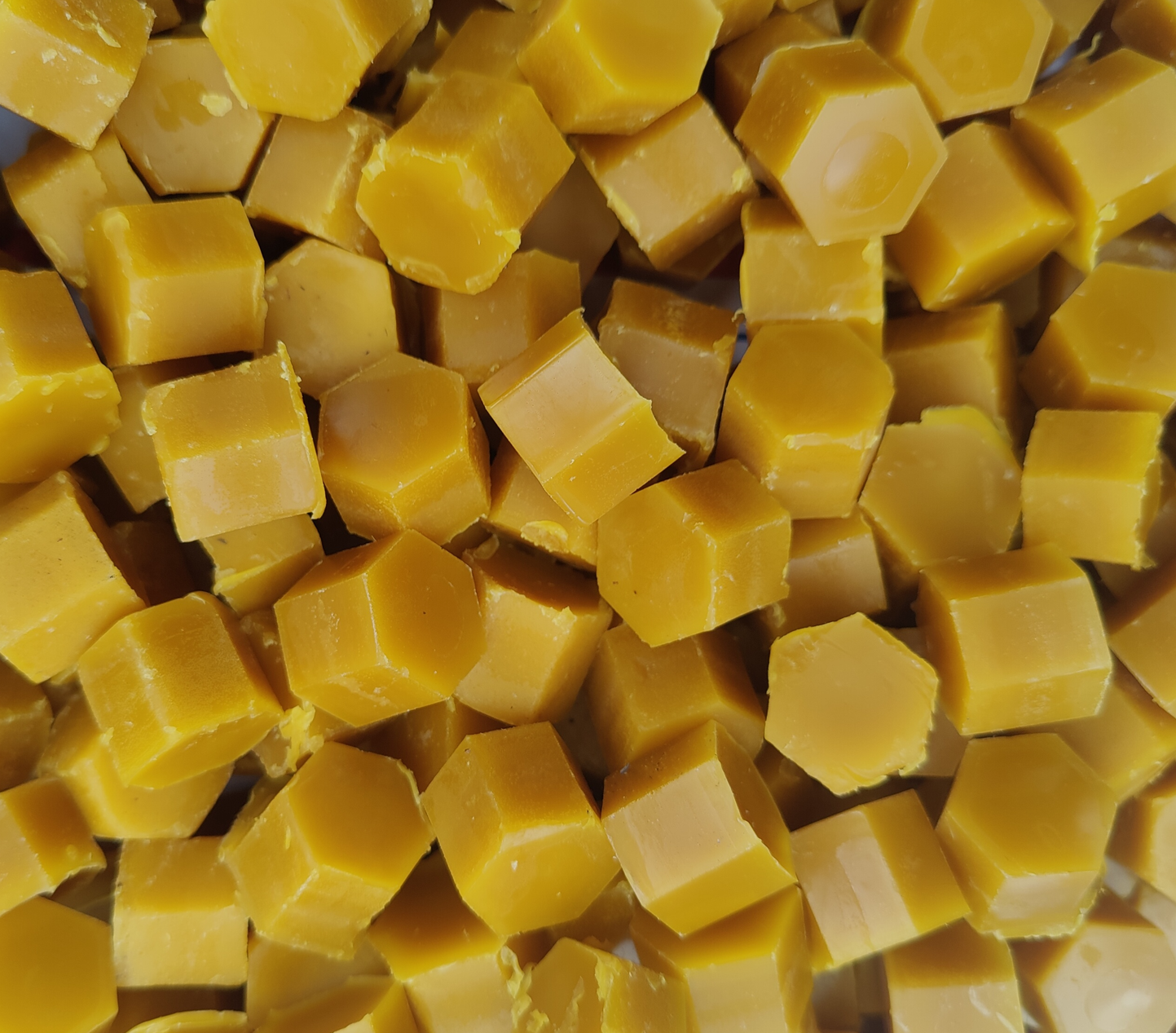 1 Lb OF 100% Pure American Beeswax Filtered NO Additives Or Fillers Ever