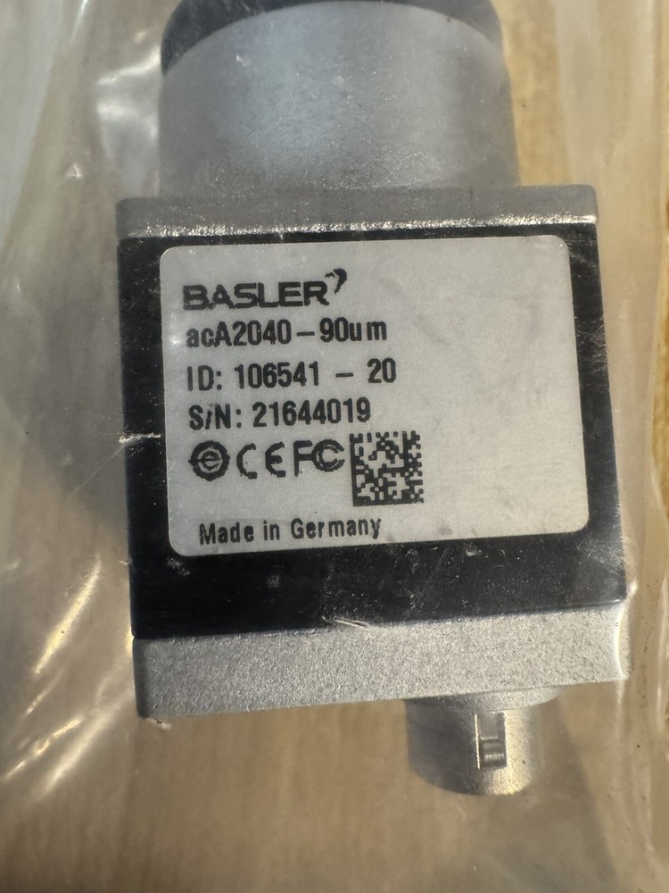 BASLER acA2040-90um,